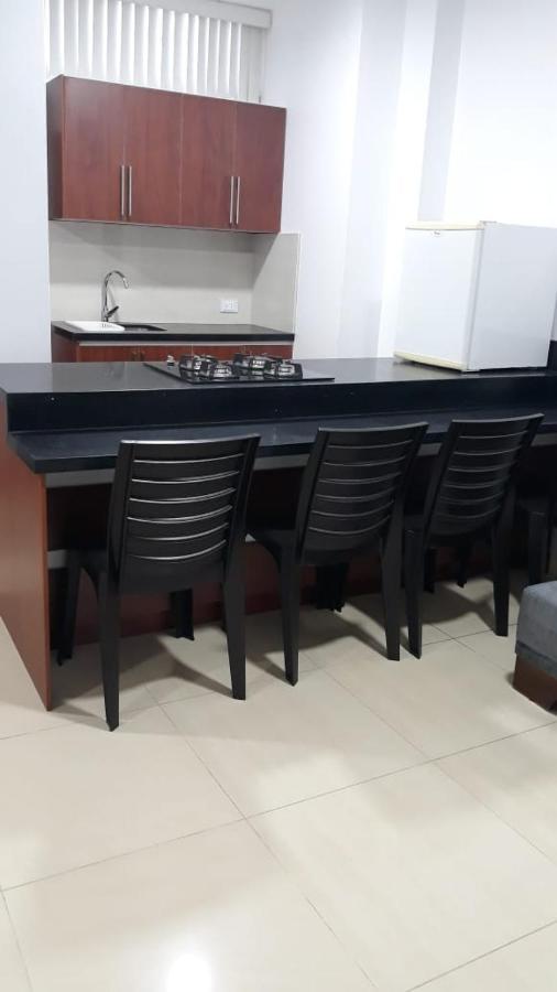Departamentos Marcecilia De 2 Y 3 Habitaciones En El Centro De Manta Εξωτερικό φωτογραφία